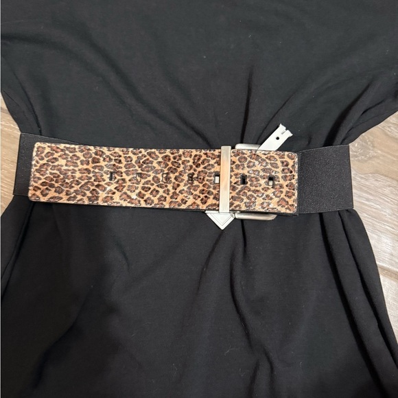 Jessica Simpson Wide leopard print belt w elasticized band with Buckle closure - Picture 6 of 13